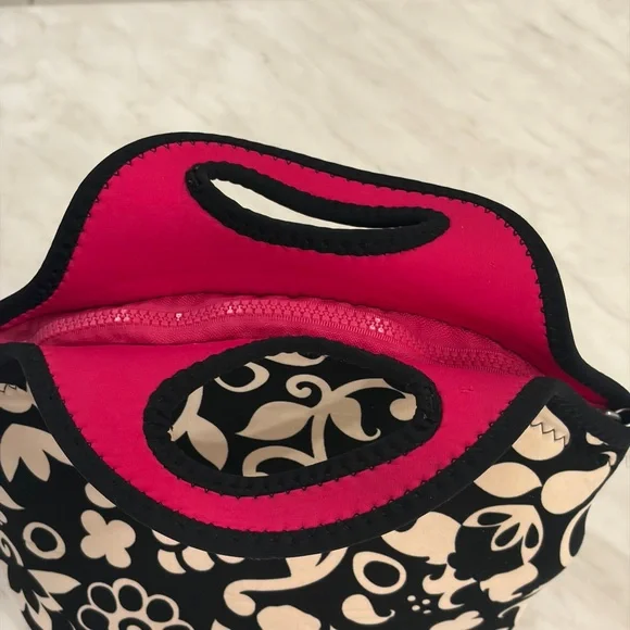 Elegant Black and Cream Floral Lunch Bag - Picture 2 of 5